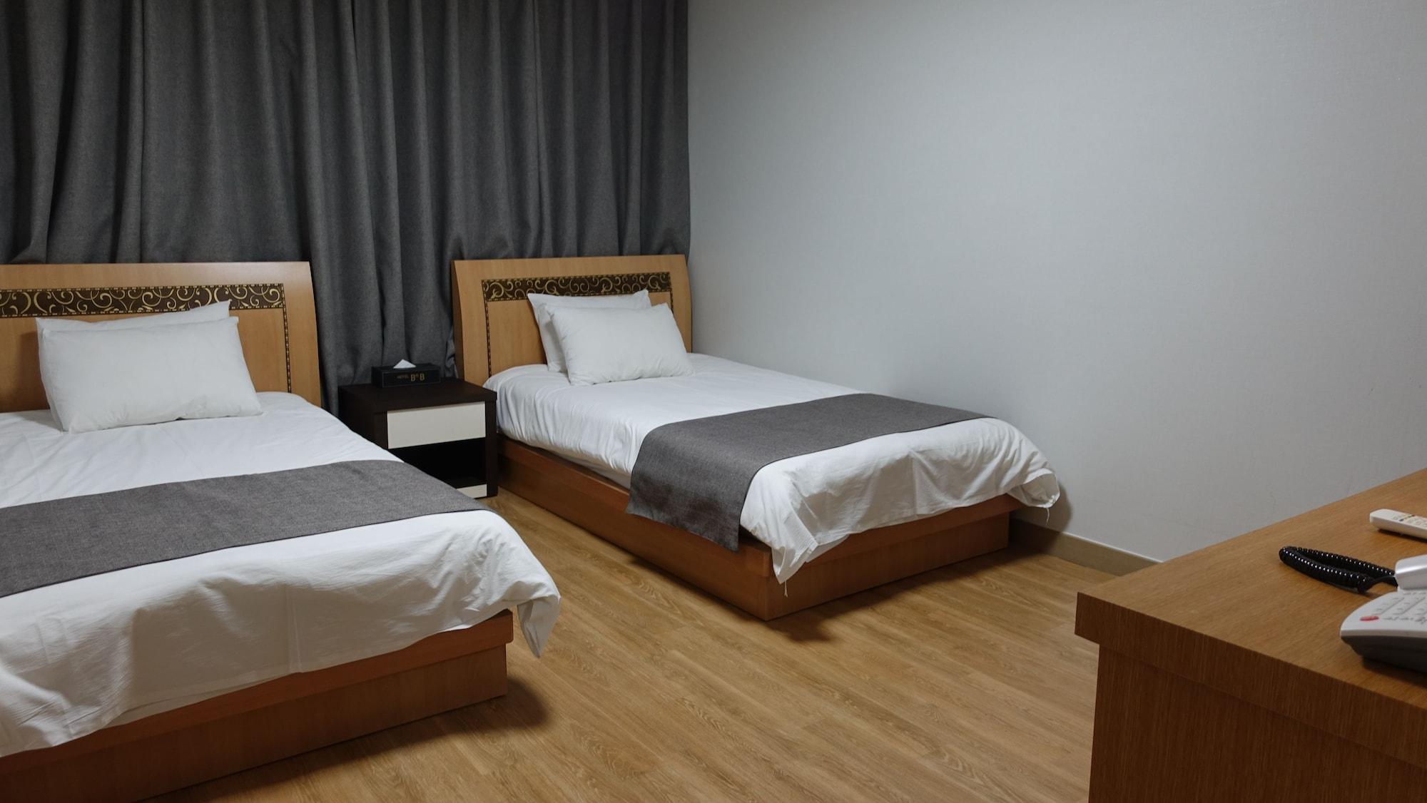 Gallery Hotel Bnb Czedżu Zewnętrze zdjęcie