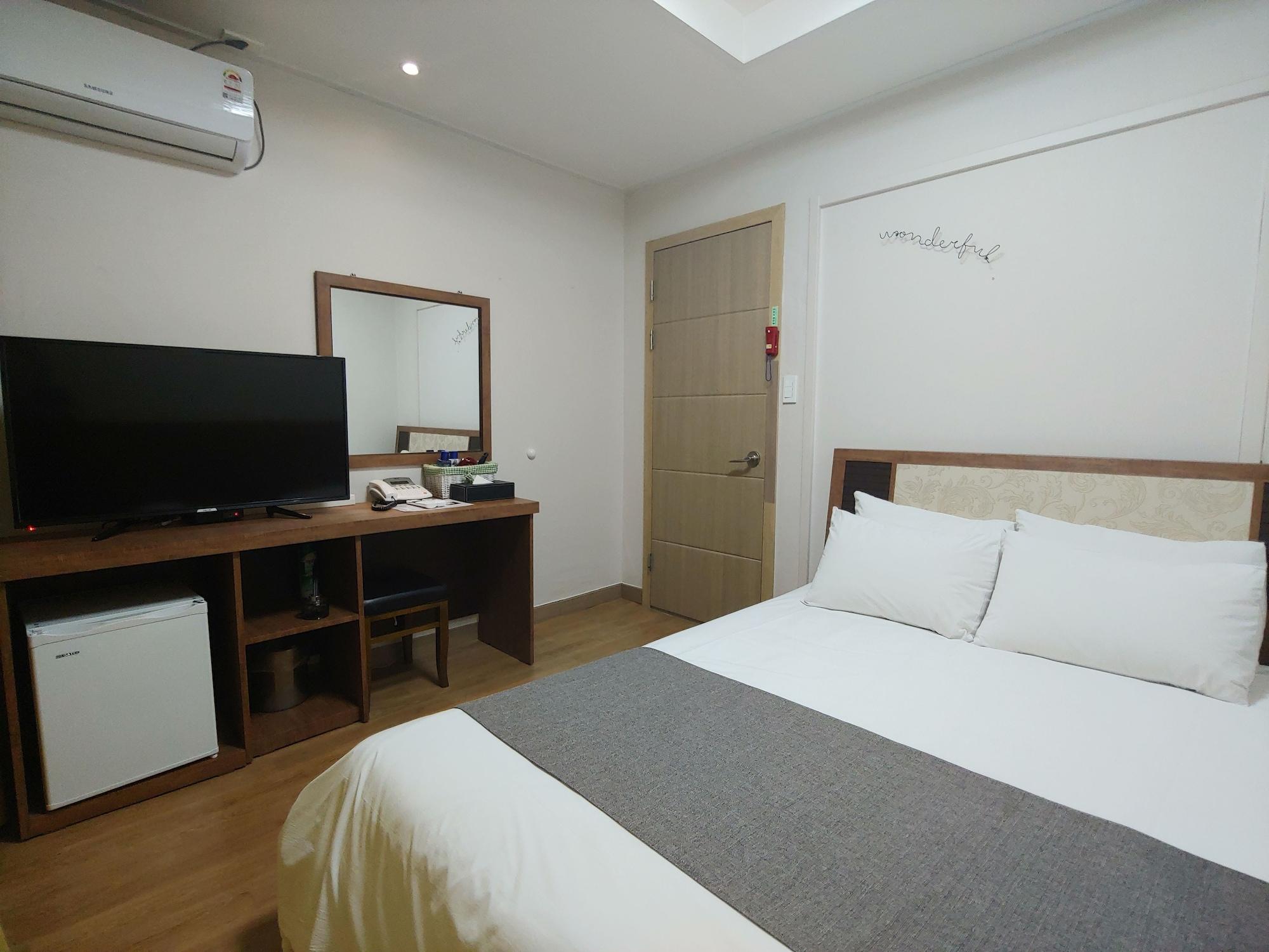 Gallery Hotel Bnb Czedżu Zewnętrze zdjęcie