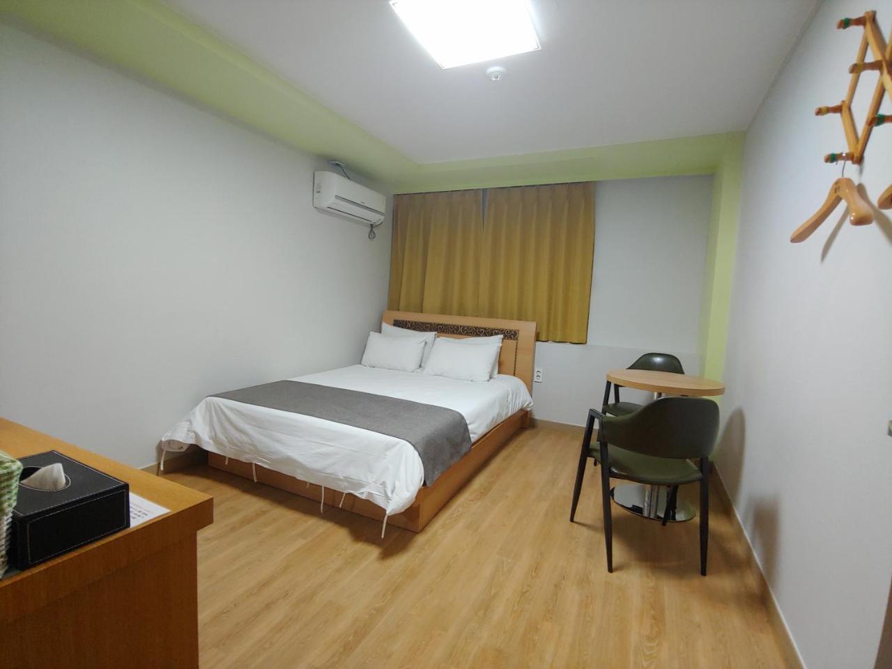 Gallery Hotel Bnb Czedżu Zewnętrze zdjęcie