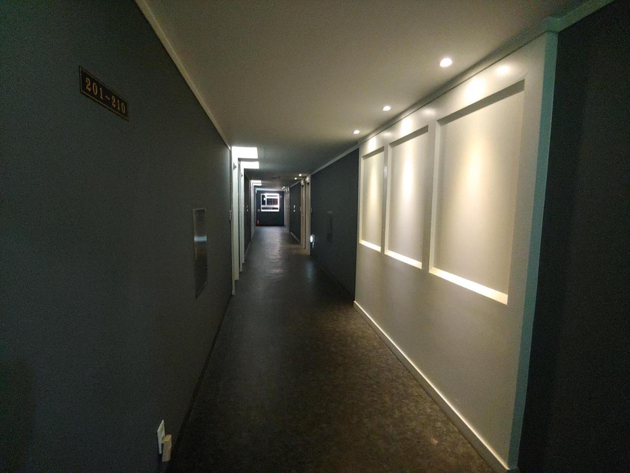 Gallery Hotel Bnb Czedżu Zewnętrze zdjęcie