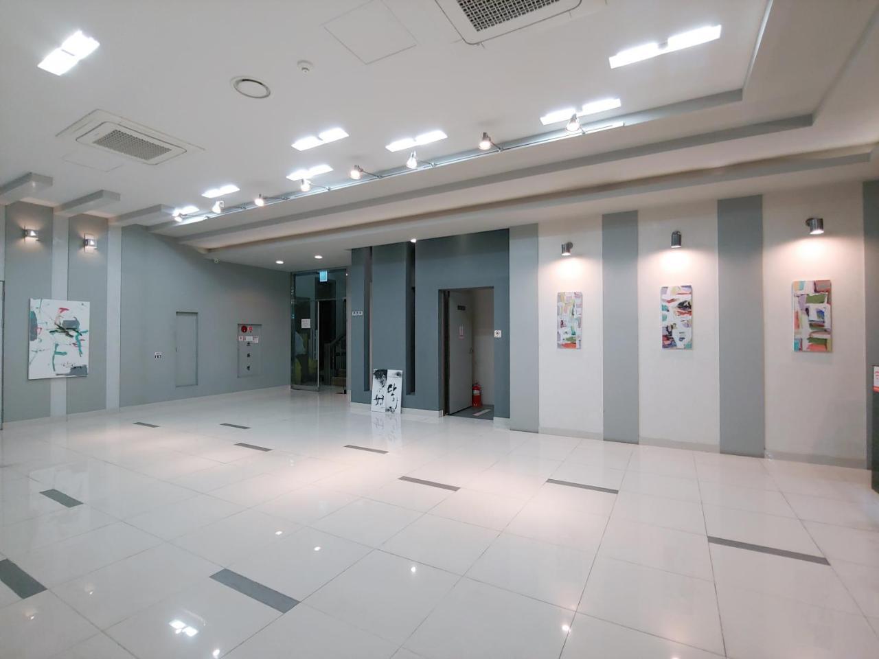 Gallery Hotel Bnb Czedżu Zewnętrze zdjęcie