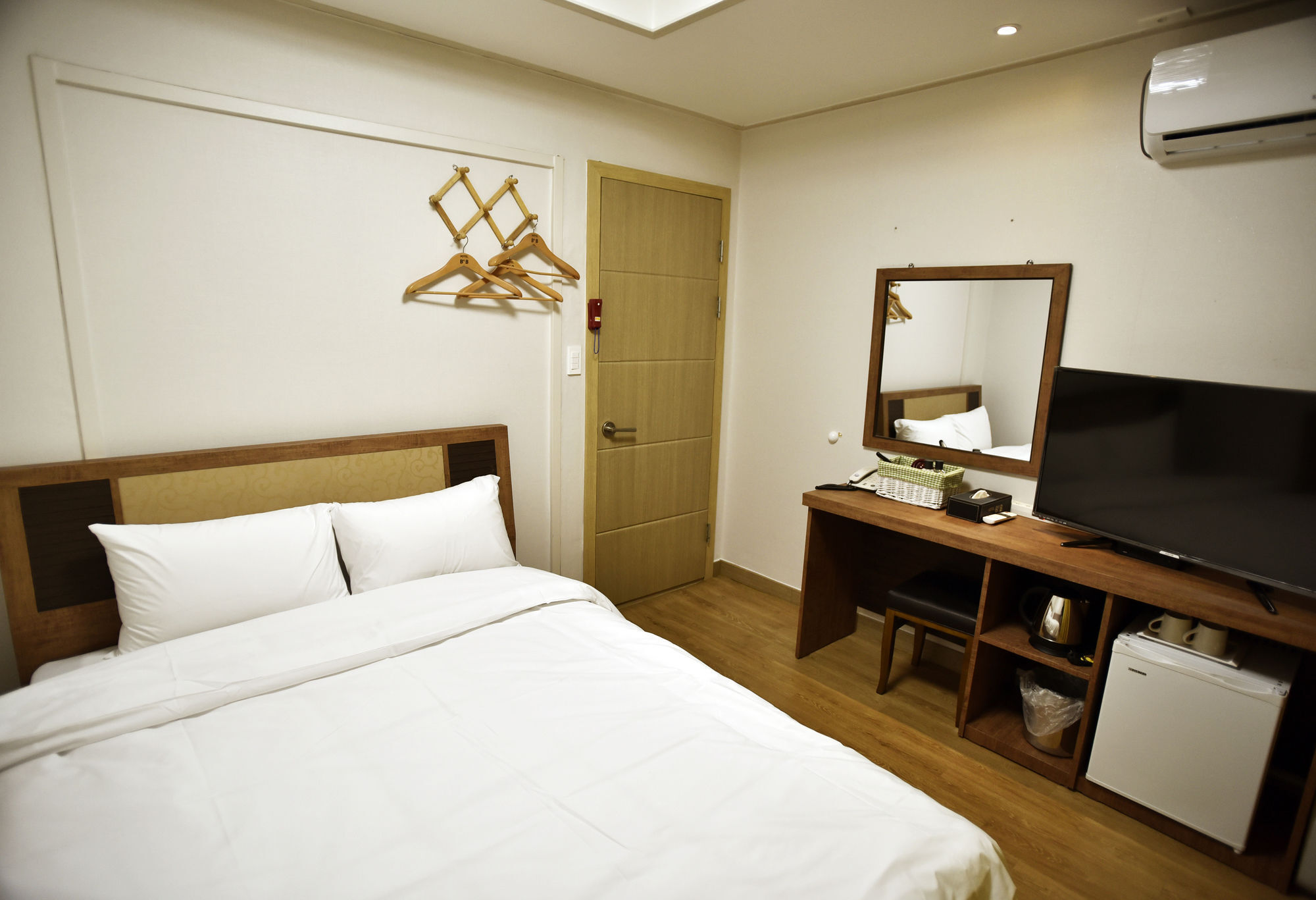 Gallery Hotel Bnb Czedżu Zewnętrze zdjęcie