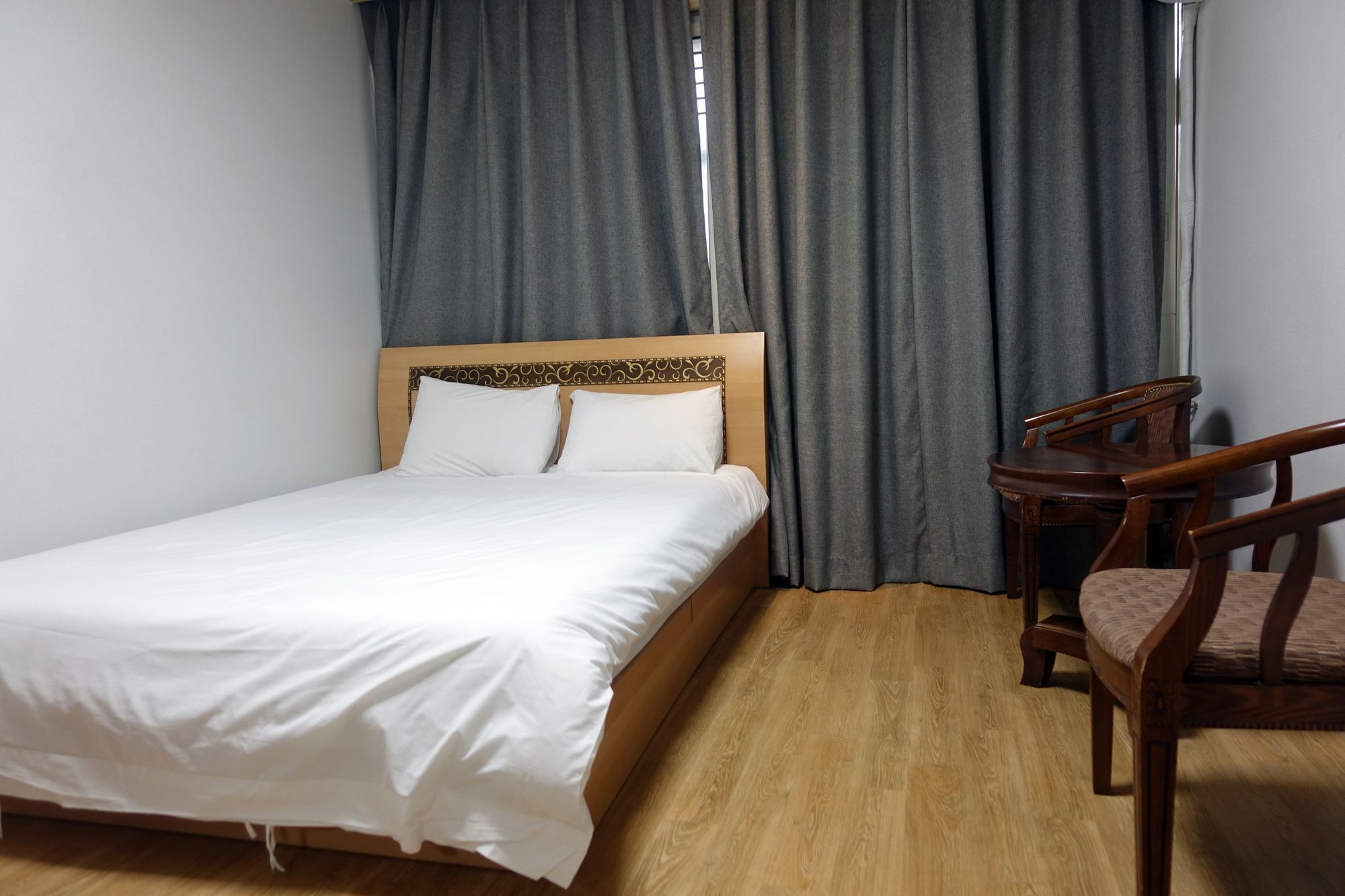 Gallery Hotel Bnb Czedżu Zewnętrze zdjęcie